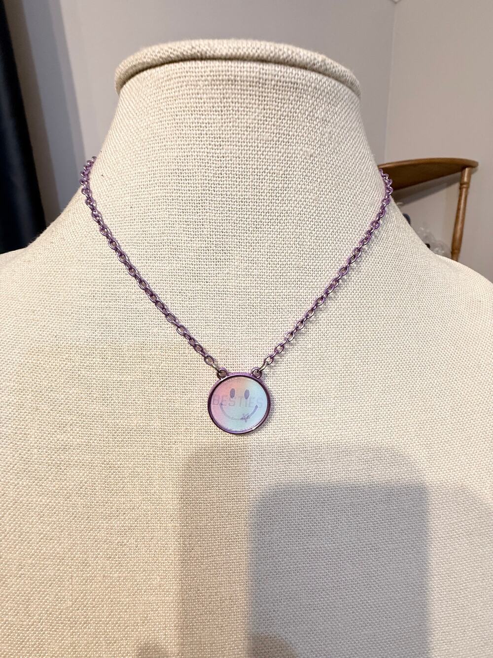 Vintage 14”+3” Purple Smiley Pendant Necklace